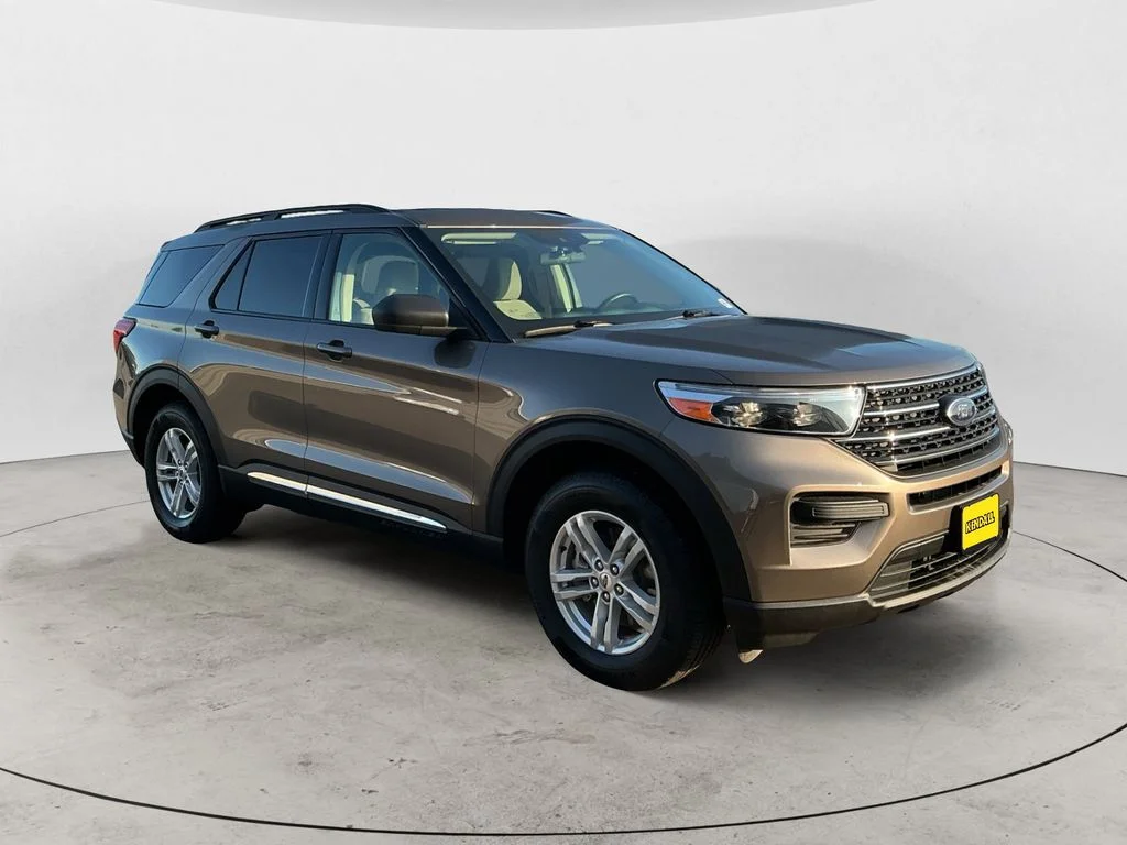 Used 2021 Gray Ford XLT image 3