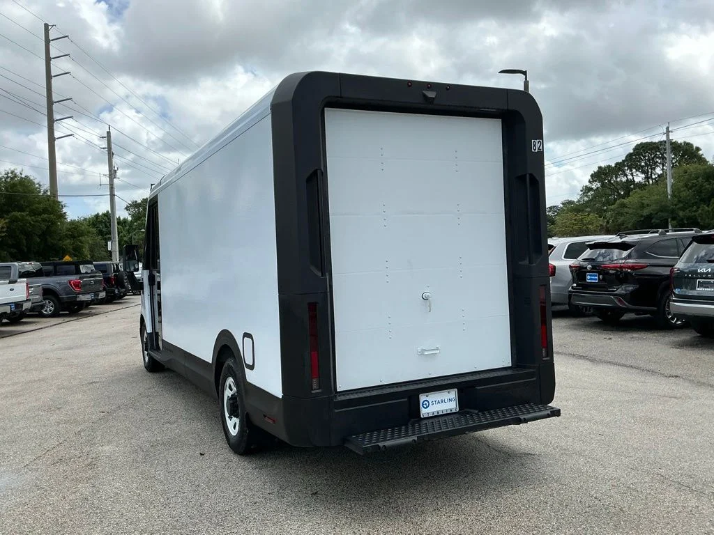 Used 2024 White BrightDrop Base image 5