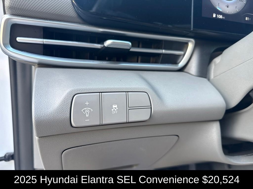 Used 2025 White Hyundai SEL Convenience image 34