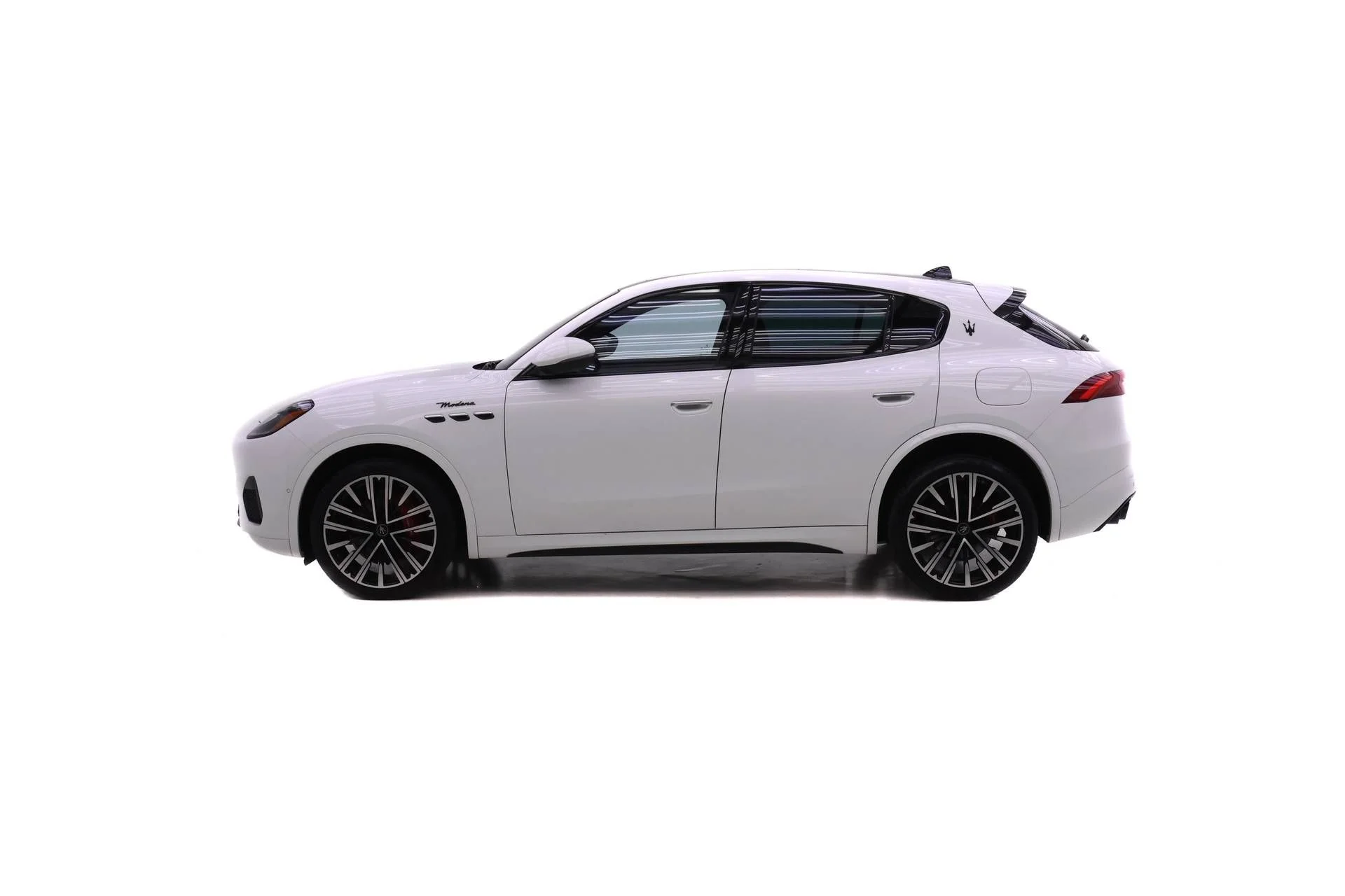 Used 2023 White Maserati Modena image 3