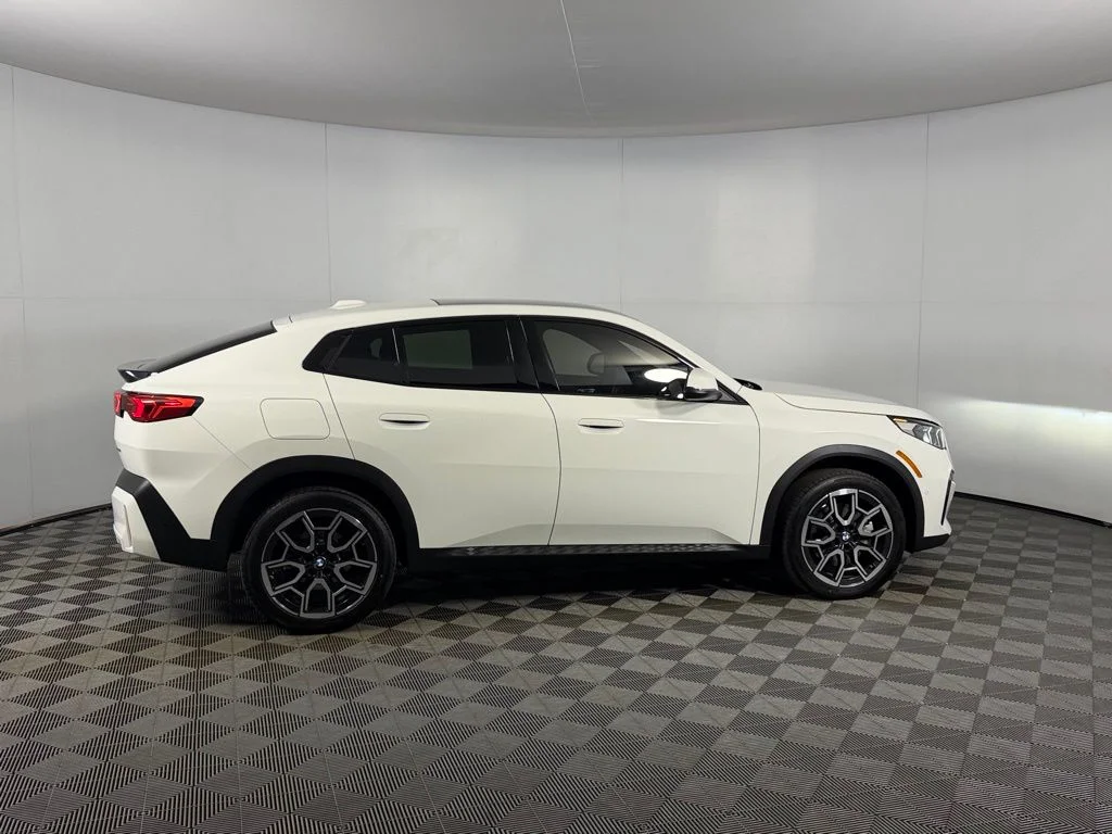 Certified Used 2025 White BMW xDrive28i image 3