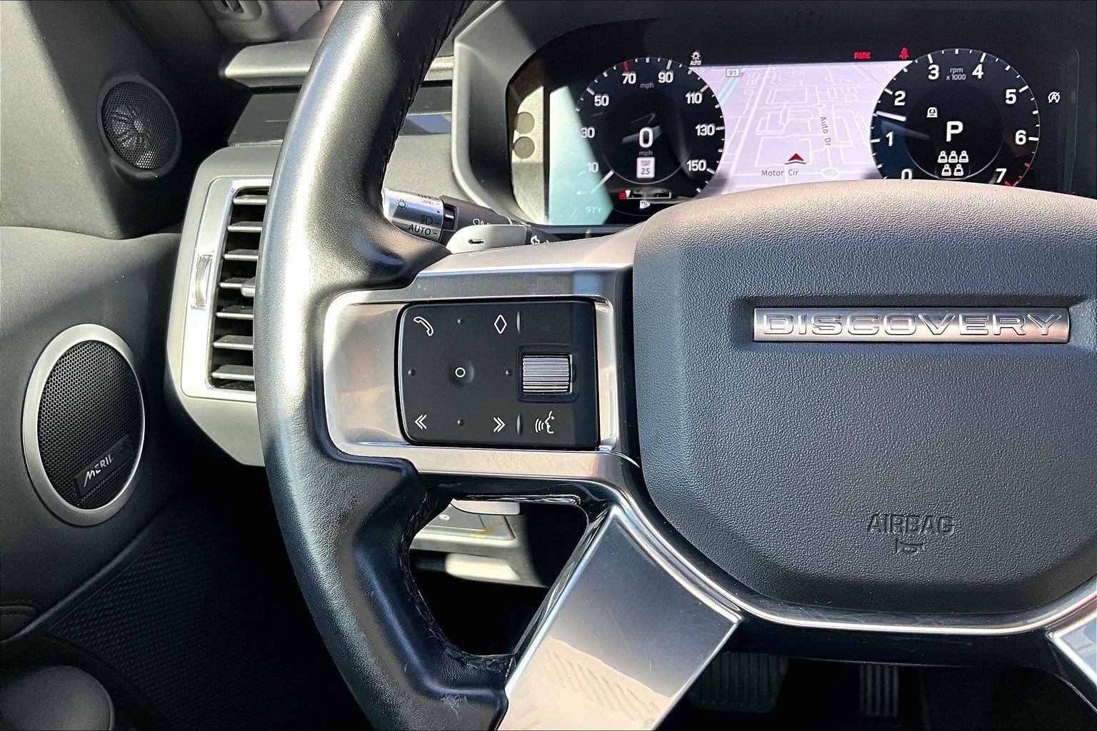 Used 2021 White Land Rover S image 16