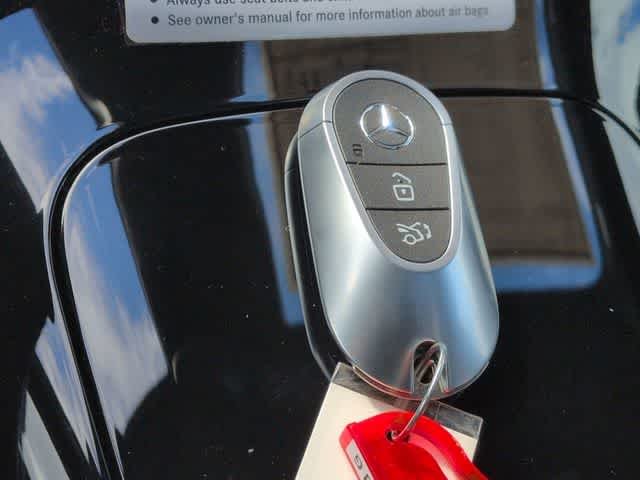 New 2026 Cirrus Silver Metallic Mercedes-Benz GLC 300 image 36