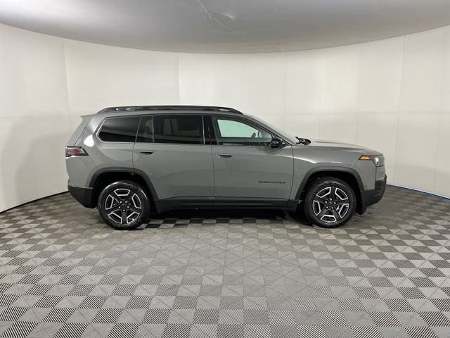 New 2026 Sting-Gray Clearcoat Jeep Laredo image 4