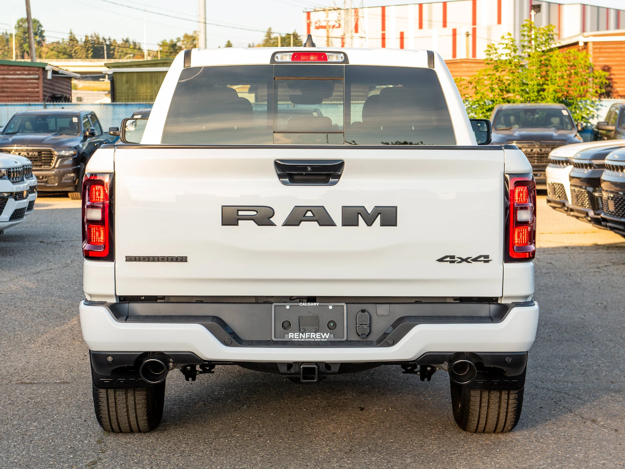 New 2026 White RAM Big Horn Night* Crew Cab 4x4, Heated Seats/Wheel, 3.92 Rear Axle Ratio image 5
