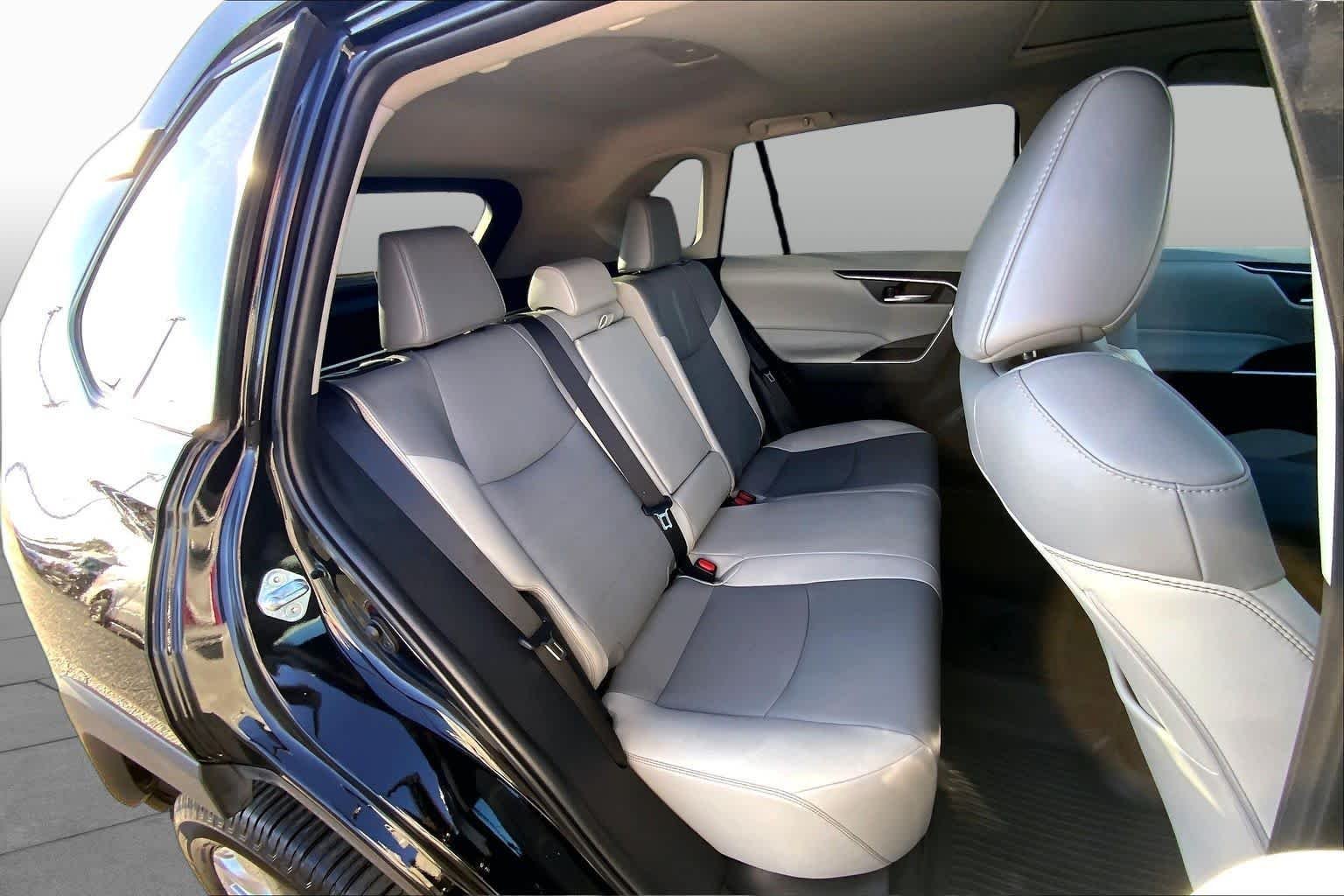 Used 2023 Midnight Black Metallic Toyota XLE Premium image 20