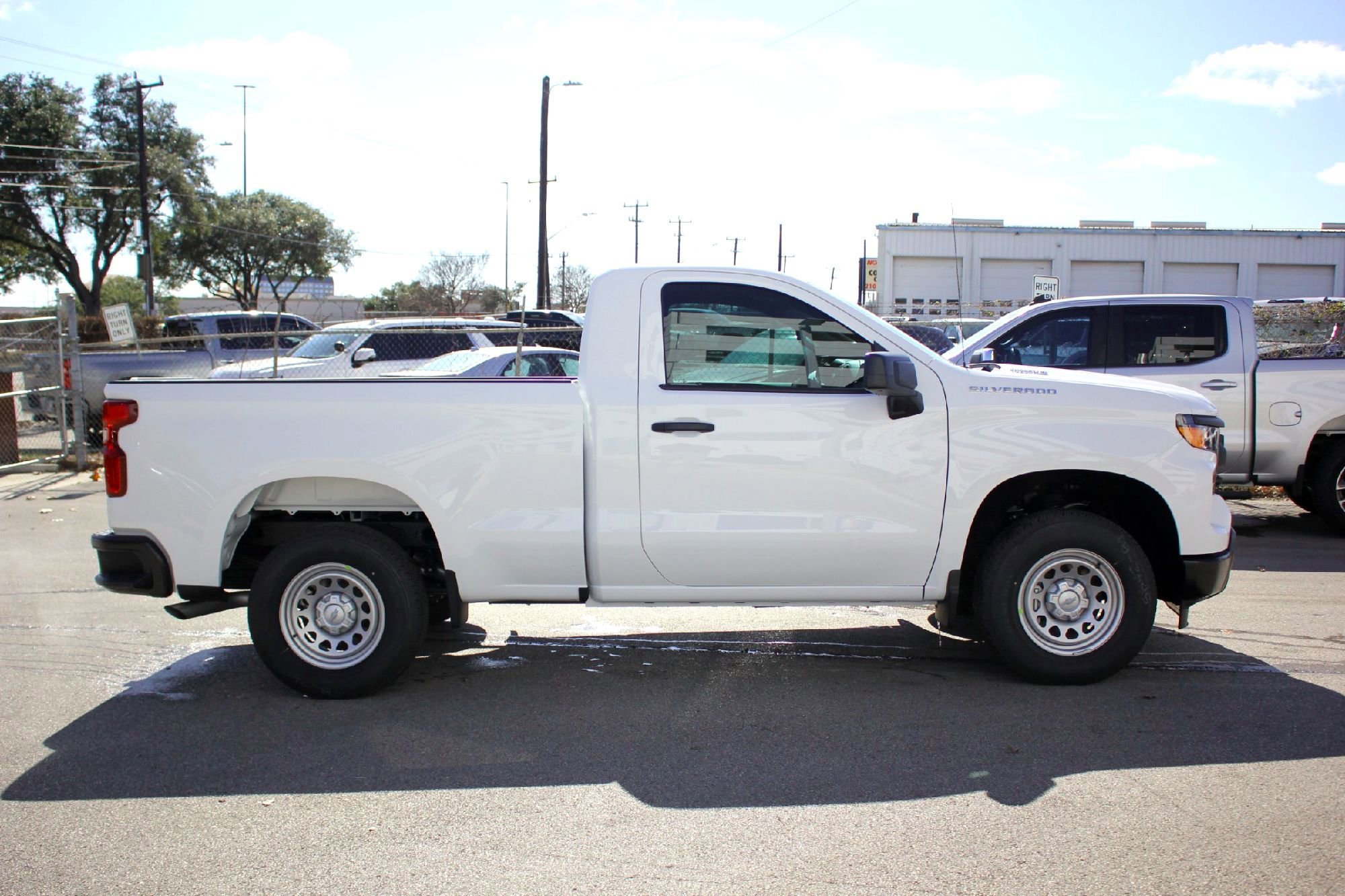 New 2026 Summit White Chevrolet WT image 4
