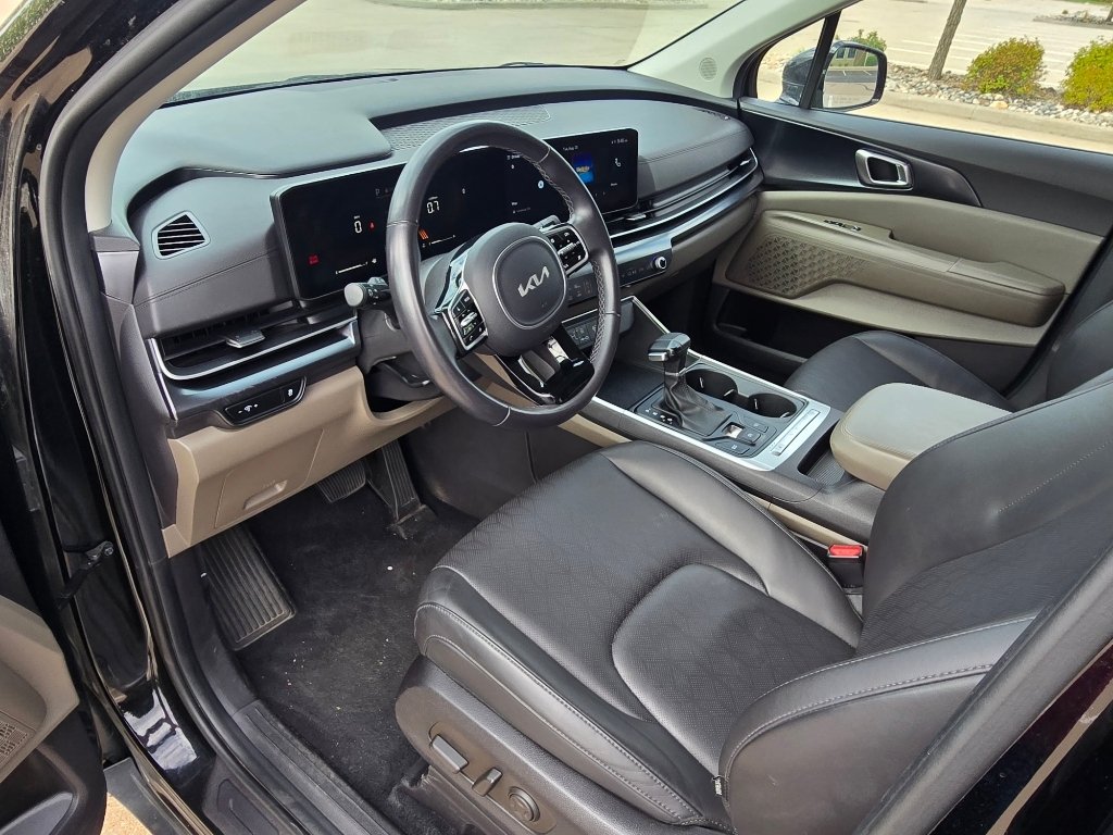 Used 2025 Aurora Black Pearl Kia LXS image 26