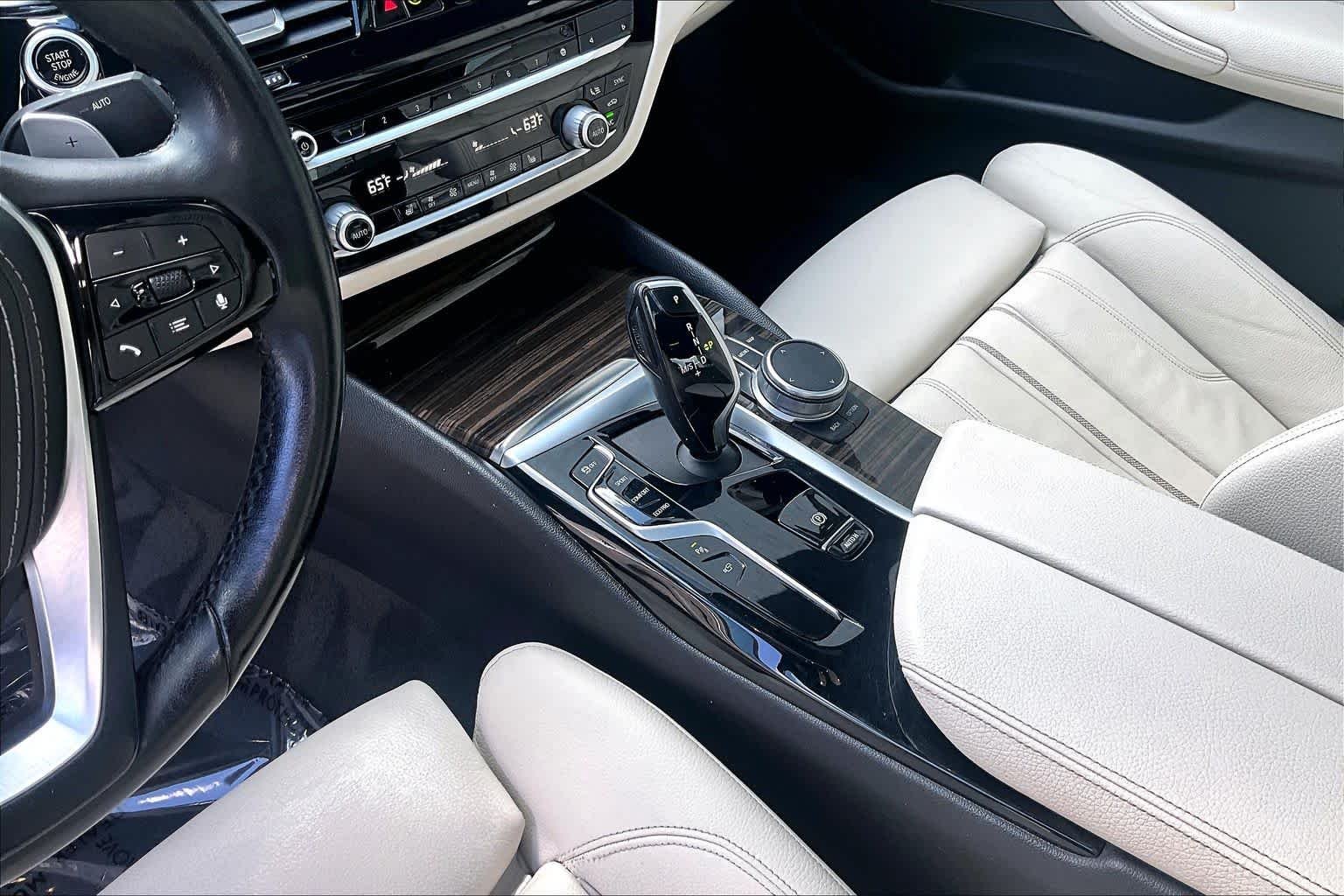 Used 2021 Black Sapphire Metallic BMW 540i xDrive image 15