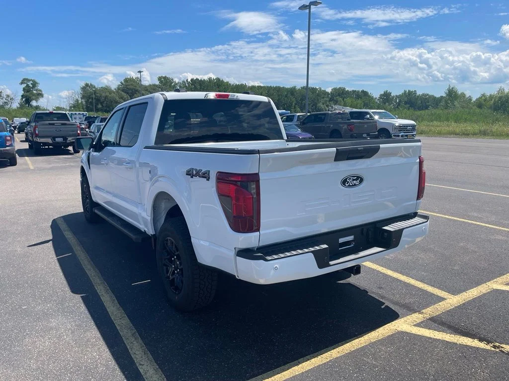 Used 2026 Oxford White Ford XLT image 7