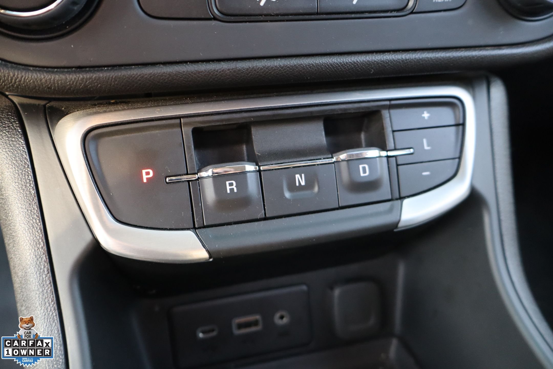 Used 2024 Ebony Twilight Metallic GMC SLE image 18
