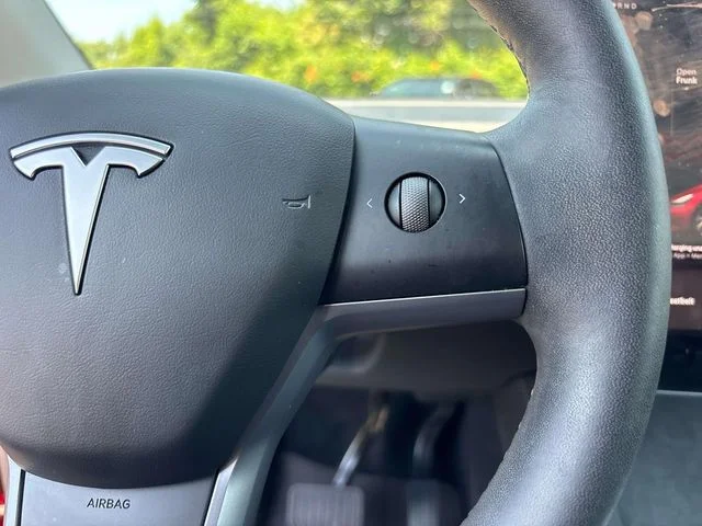 Used 2022 Red Tesla Long Range image 30