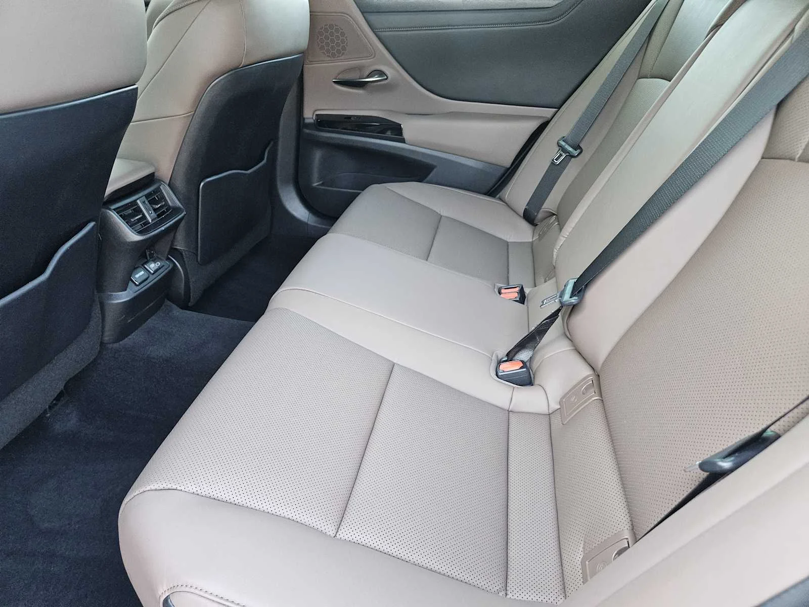 Certified Used 2024 EMINENT WHITE PEARL Lexus  image 22