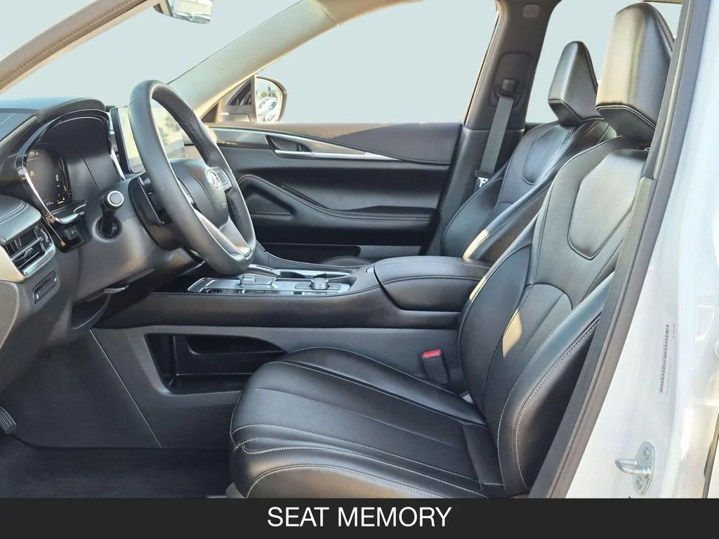 Used 2026 White INFINITI PURE image 14