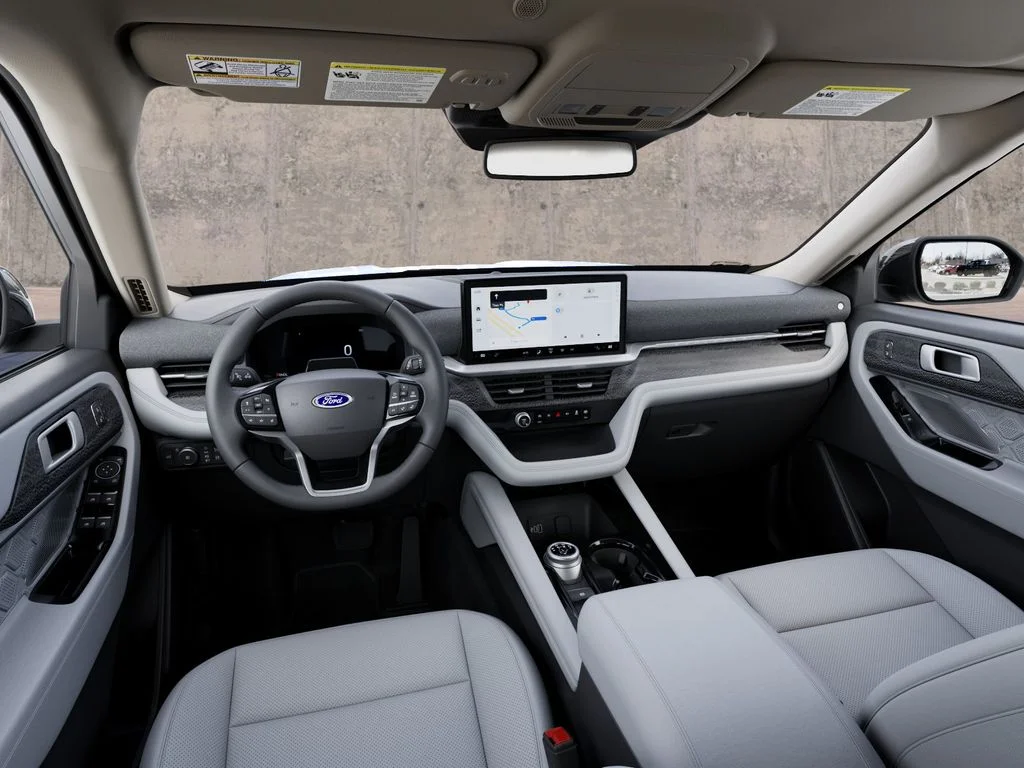 New 2027 Star White Metallic Tri-Coat Ford Platinum™ image 11