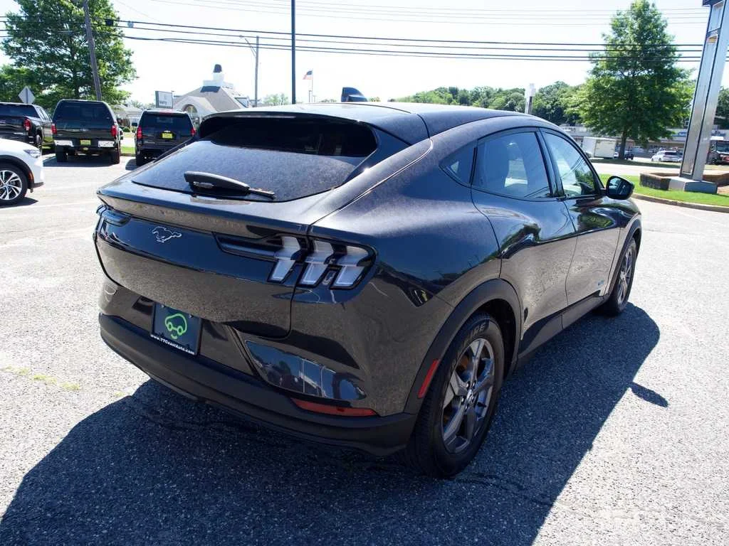 Used 2021 Gray Ford Select image 6