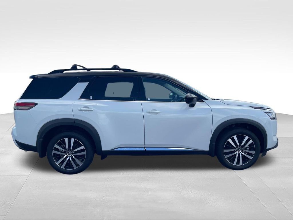 Used 2025 White Nissan Platinum image 6