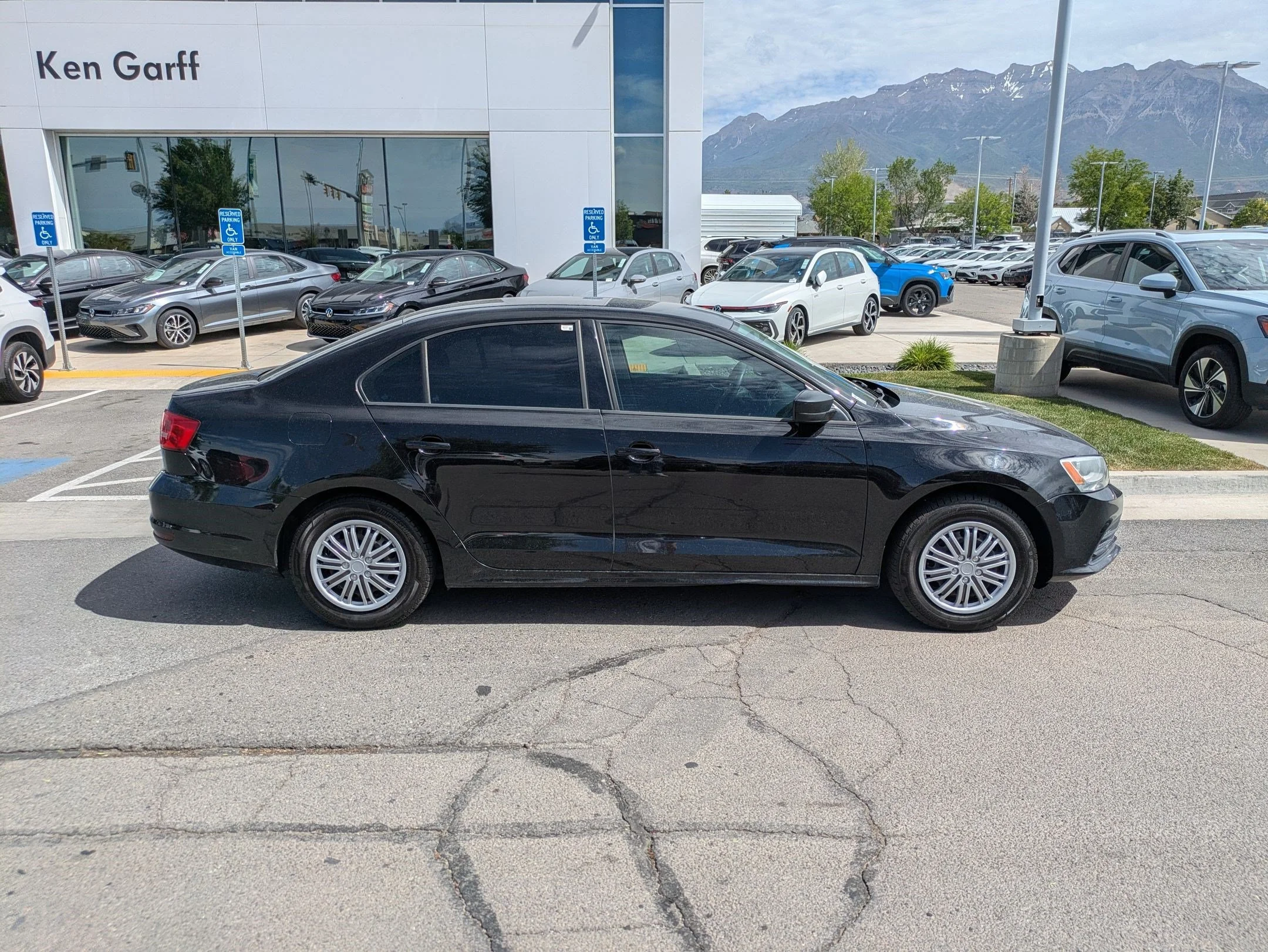 Used 2015 Black Volkswagen 2.0L Base image 2