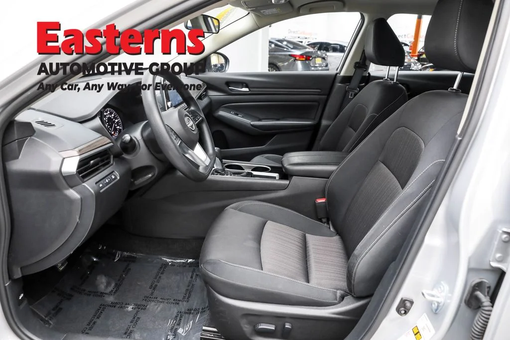 Used 2024 Silver Nissan 2.5 SV image 14