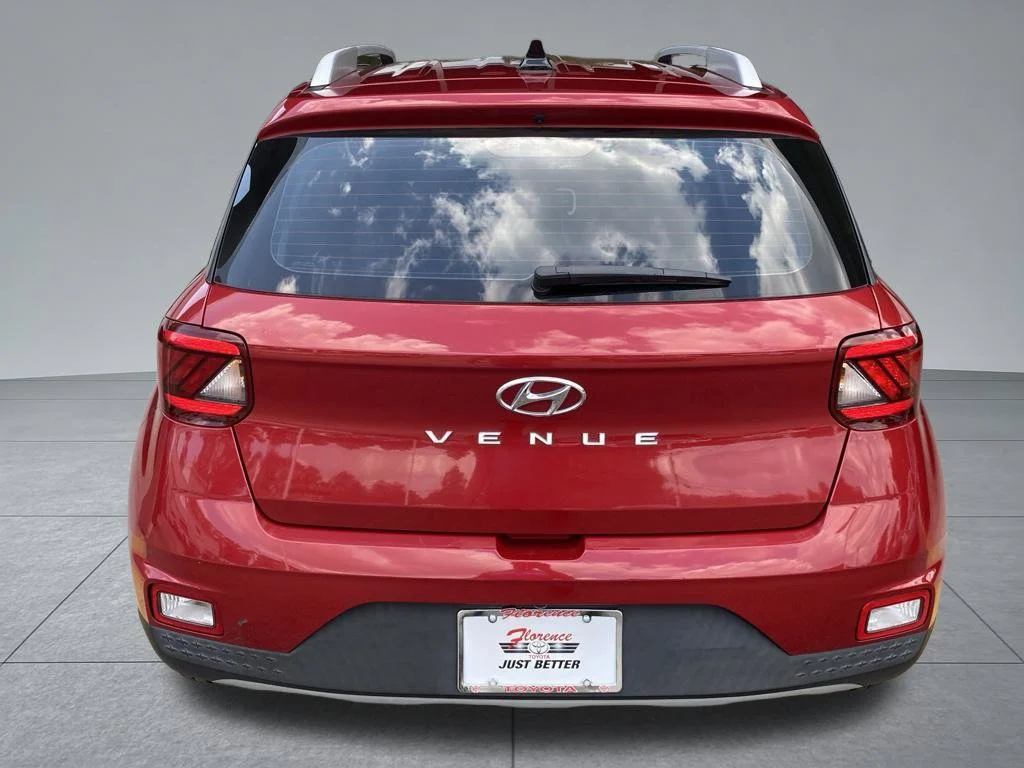 Used 2022 Red Hyundai Limited image 11