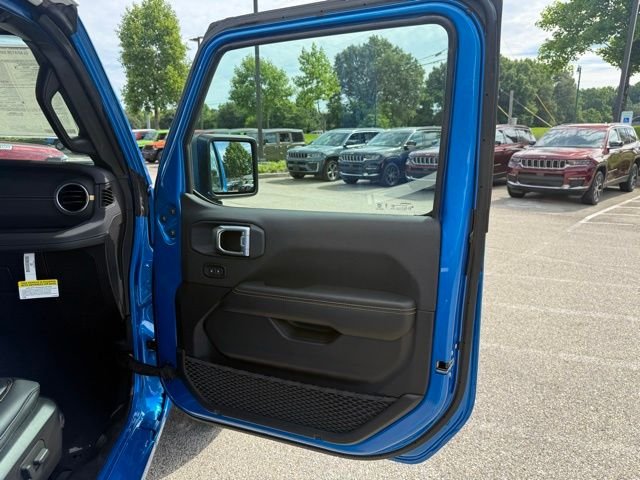 New 2026 Hydro Blue Pearl-Coat Exterior Paint Jeep Sahara image 27