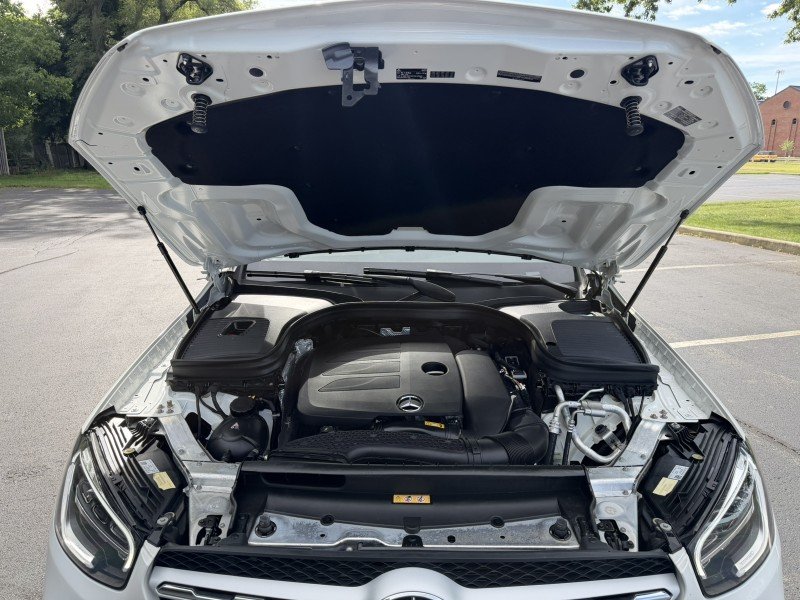 Certified Used 2022  Mercedes-Benz GLC 300 image 32