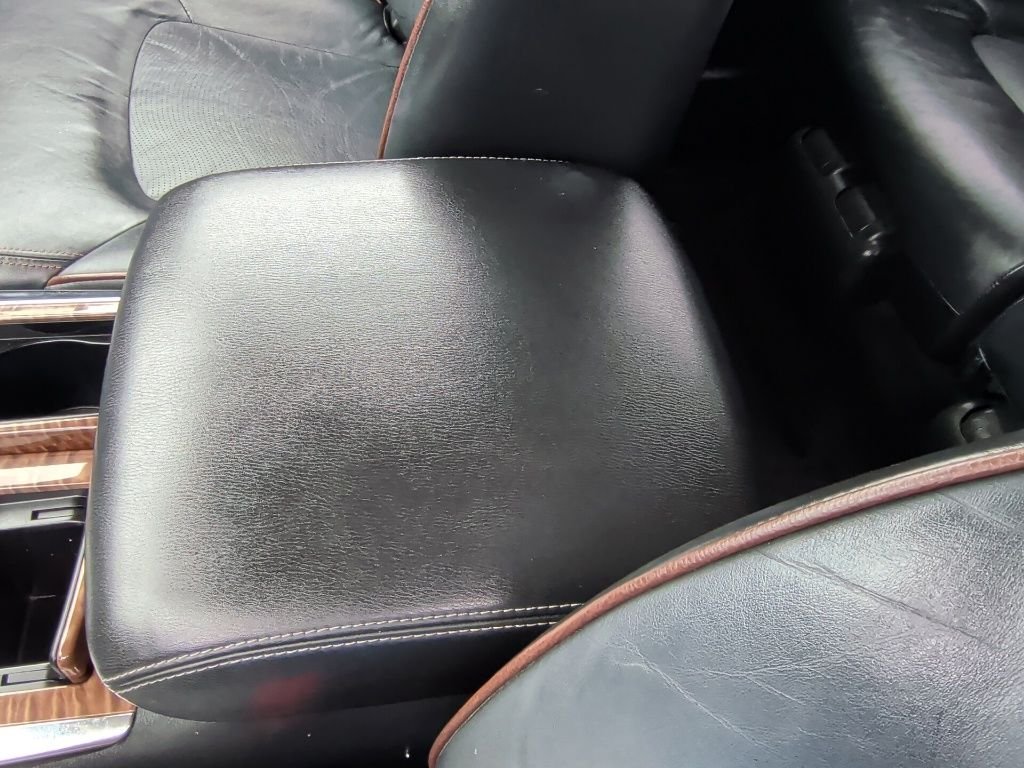 Used 2019 Super Black Nissan SL image 31