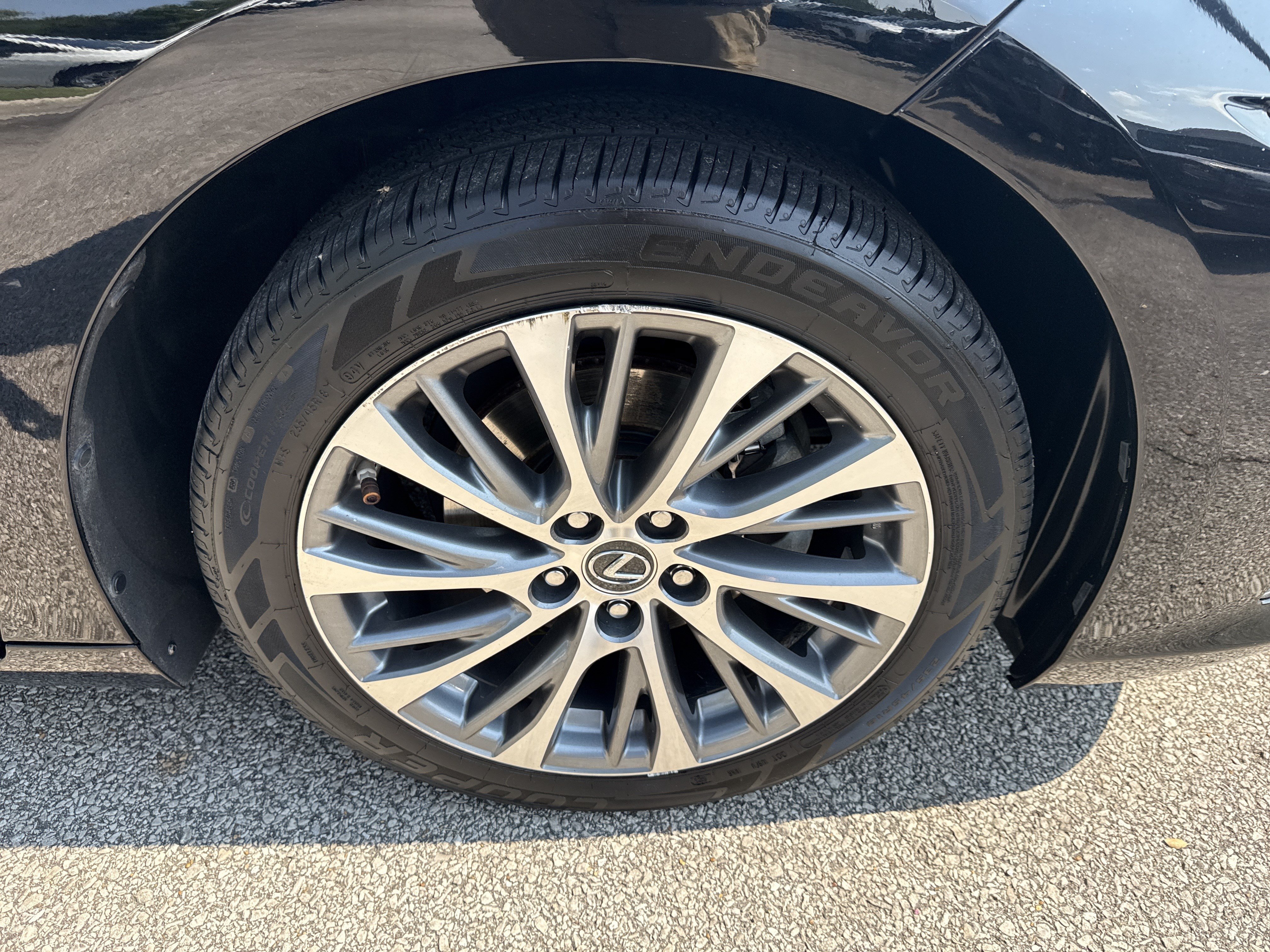 Used 2020 Black Lexus ES 350 image 15