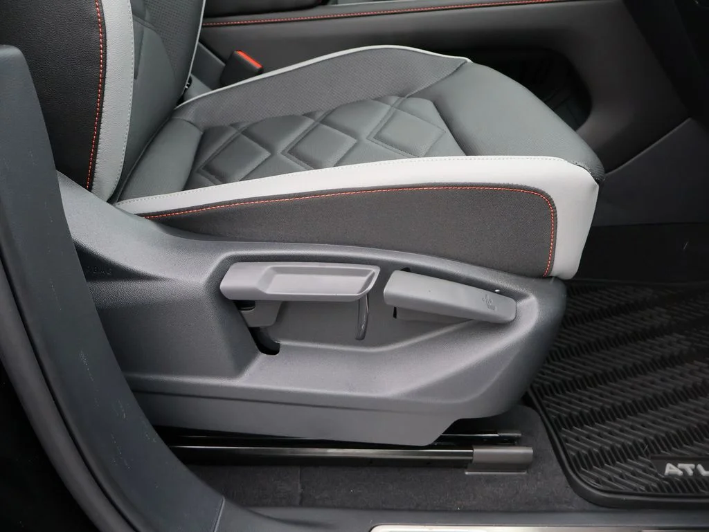 New 2026 Black Volkswagen 2.0T Peak Edition image 13