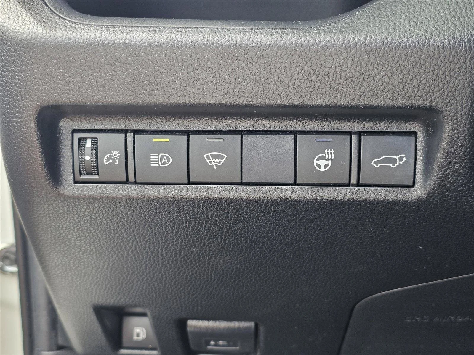 Used 2021  Toyota Hybrid LE image 21