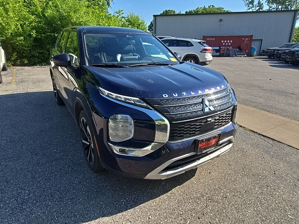 Used 2024 Blue Mitsubishi SE image 11