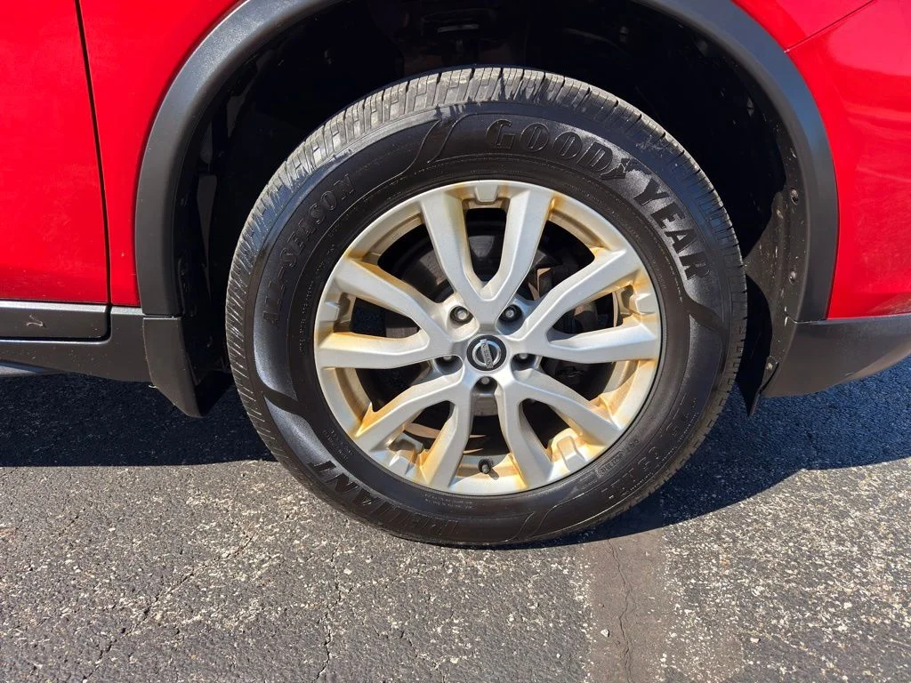 Used 2017 Red Nissan SV image 19