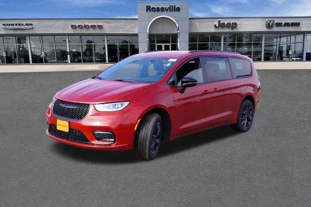 New 2026 Red Hot Pearl-Coat Exterior Paint Chrysler Select image 8