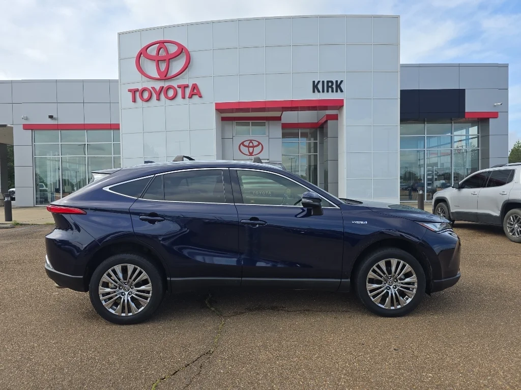 2021 Toyota Venza XLE Hybrid AWD's photo