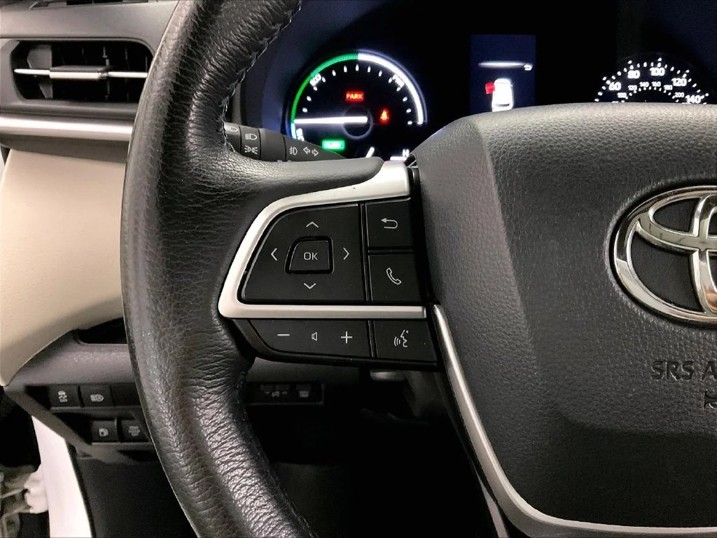 Used 2024 Beige Toyota XLE image 22