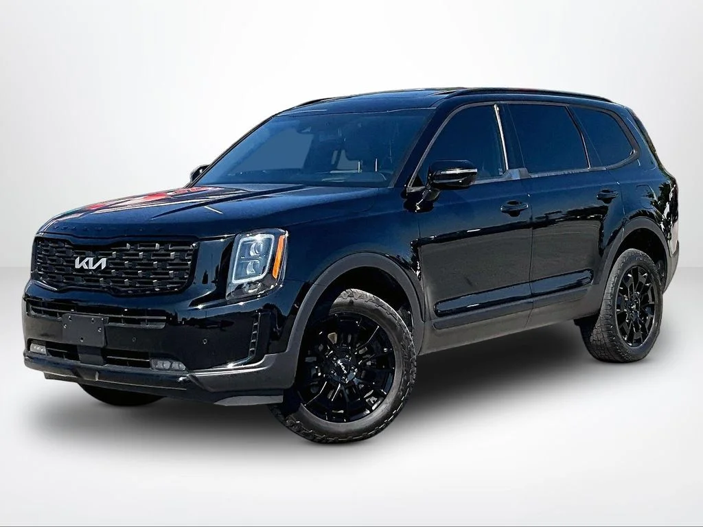 Used 2022 Black Kia SX image 2