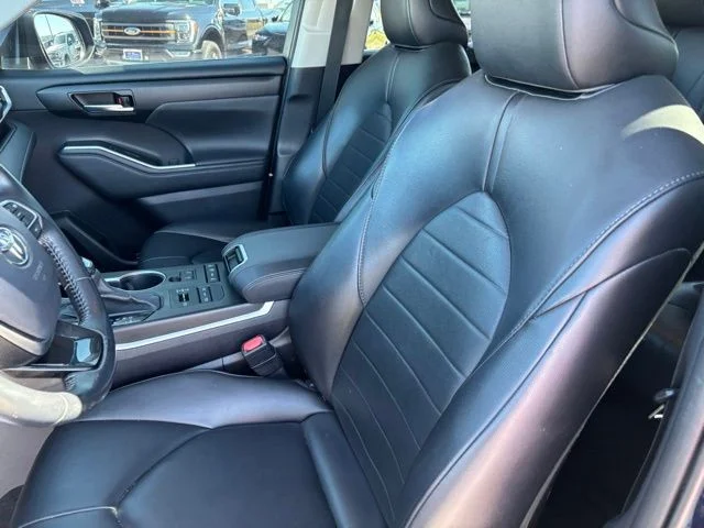 Used 2021 Blue Toyota XLE image 12