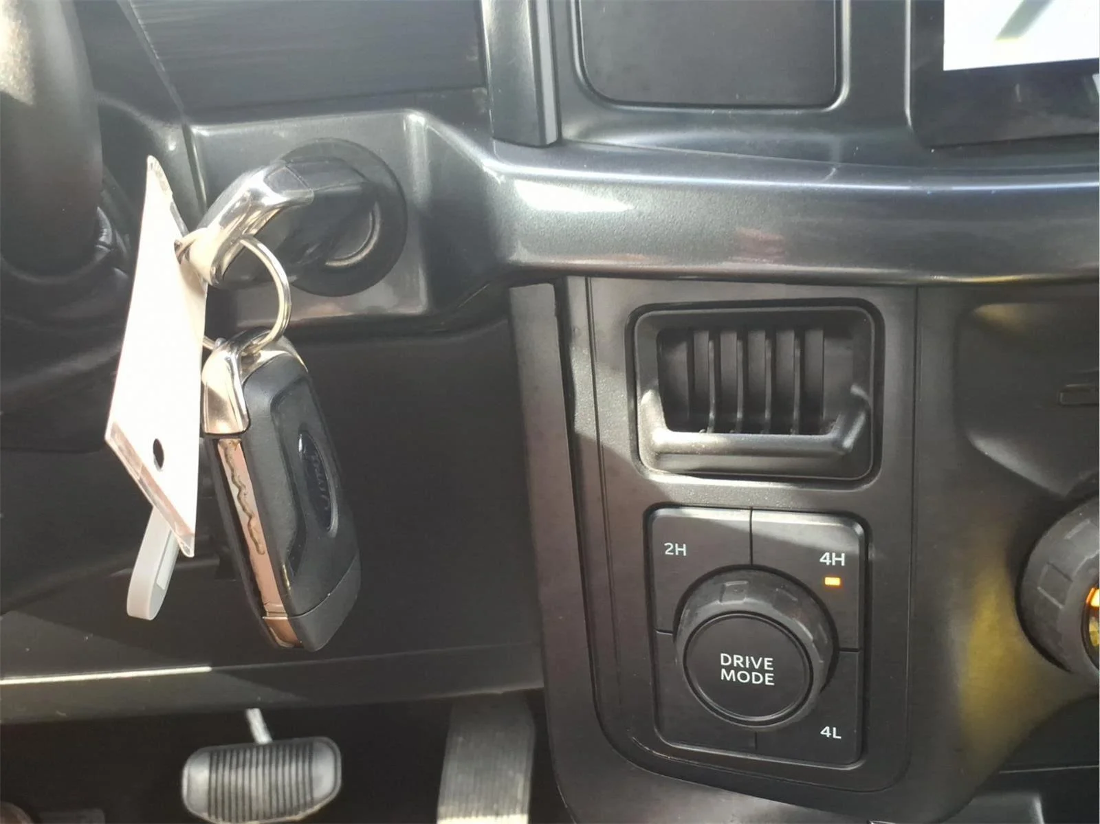 Used 2024 Oxford White Ford STX image 28