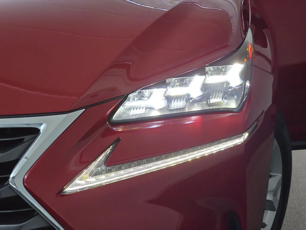 Used 2017  Lexus 200t F Sport image 34