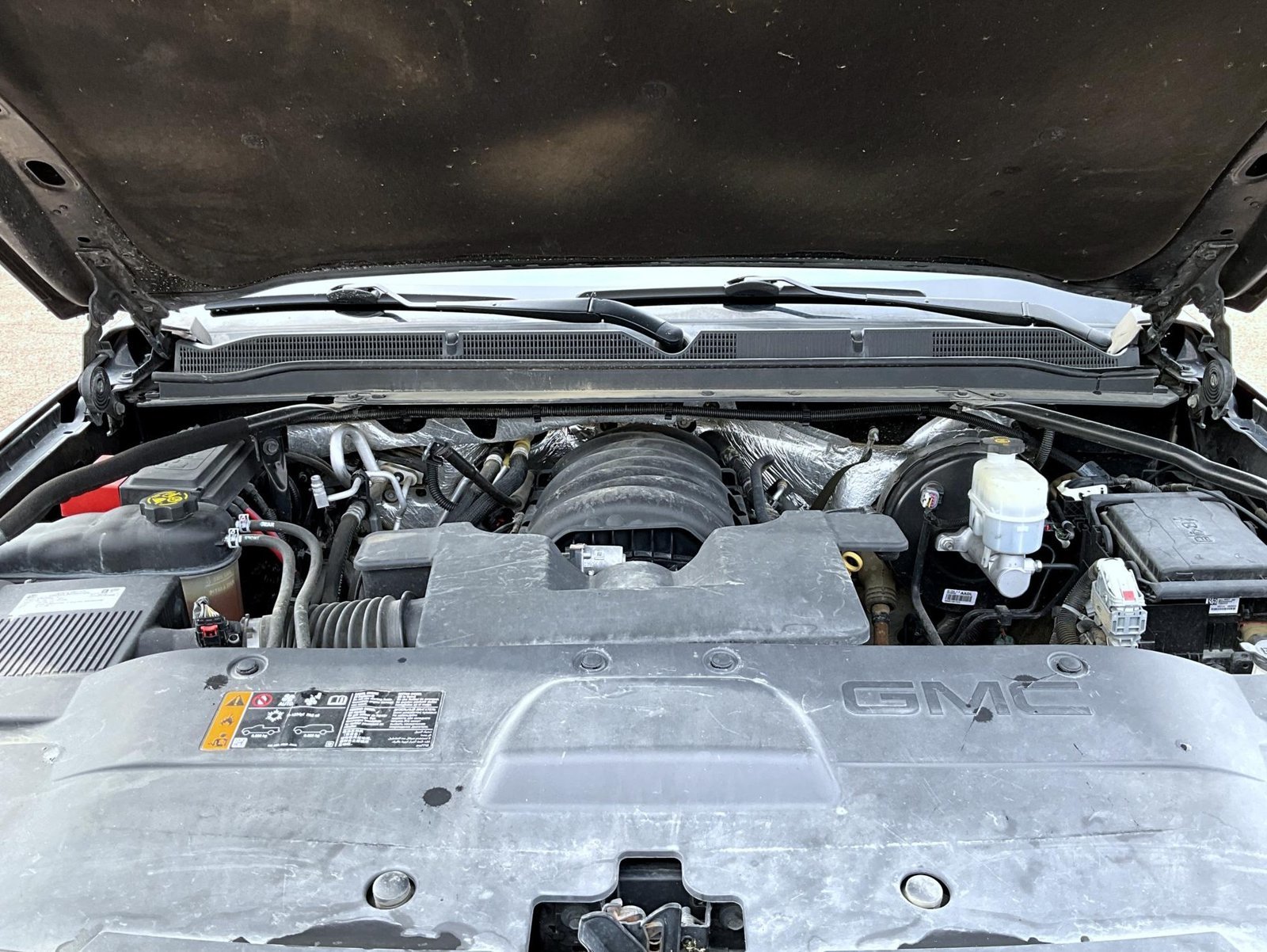 Used 2018 Black GMC SLT image 27