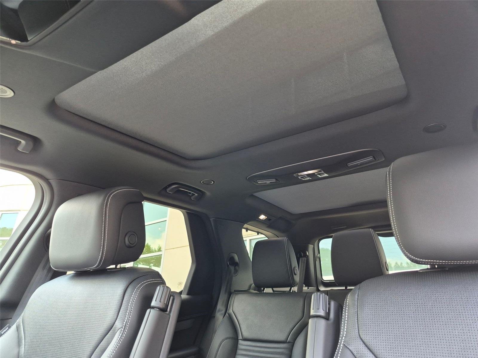 New 2026 Carpathian Grey Premium Metallic Land Rover Gemini Edition image 13