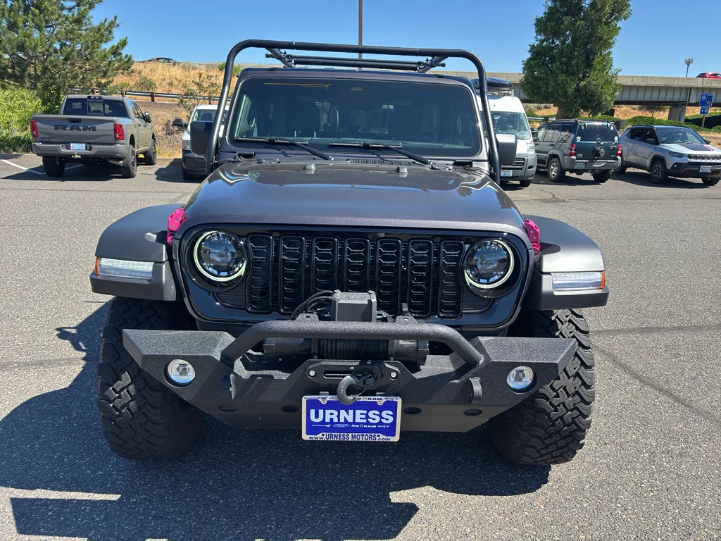 Used 2025 Granite Crystal Metallic Clearcoat Jeep Willys image 3