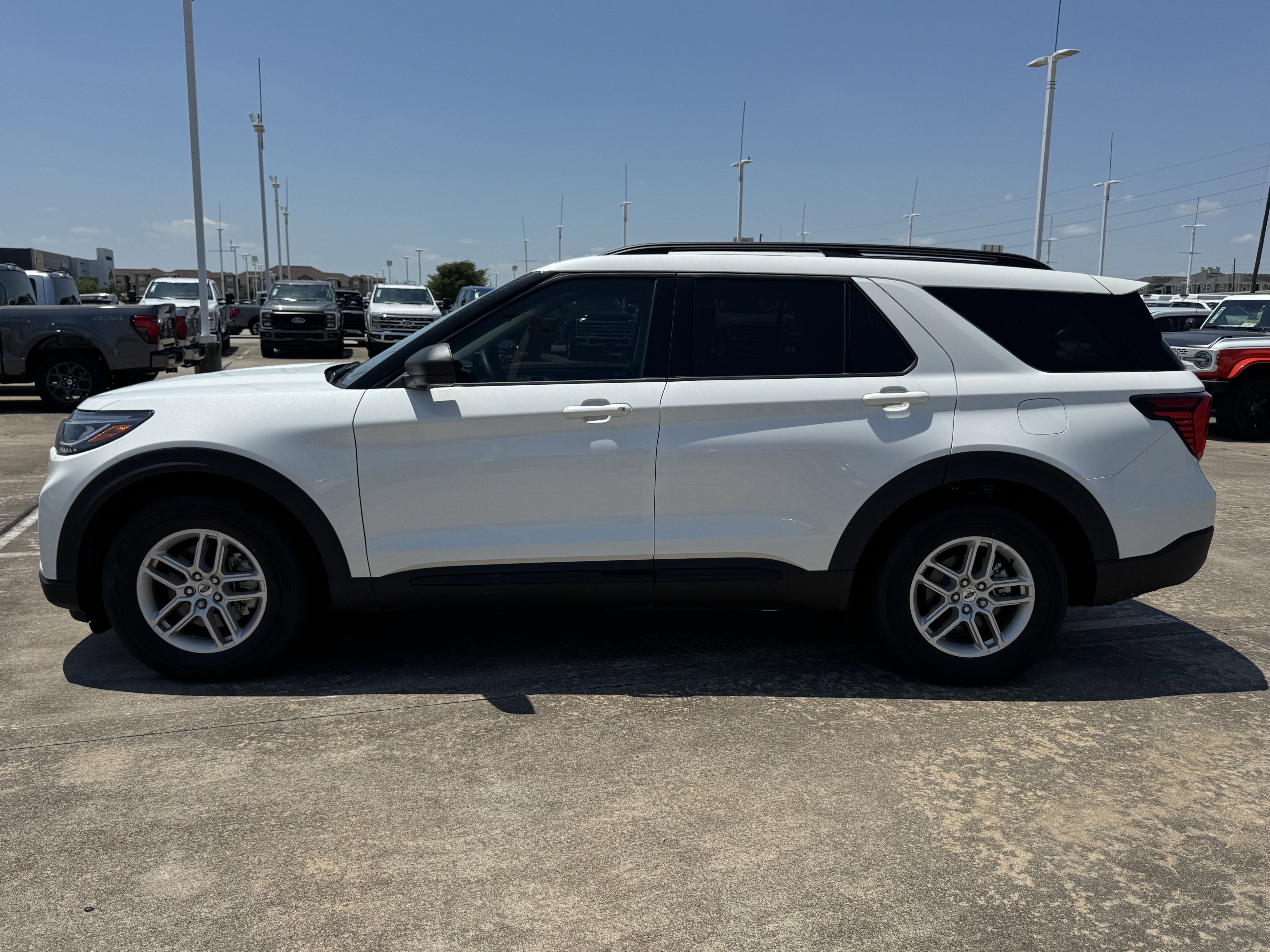 New 2026 Star White Metallic Tri-Coat Ford Active image 7
