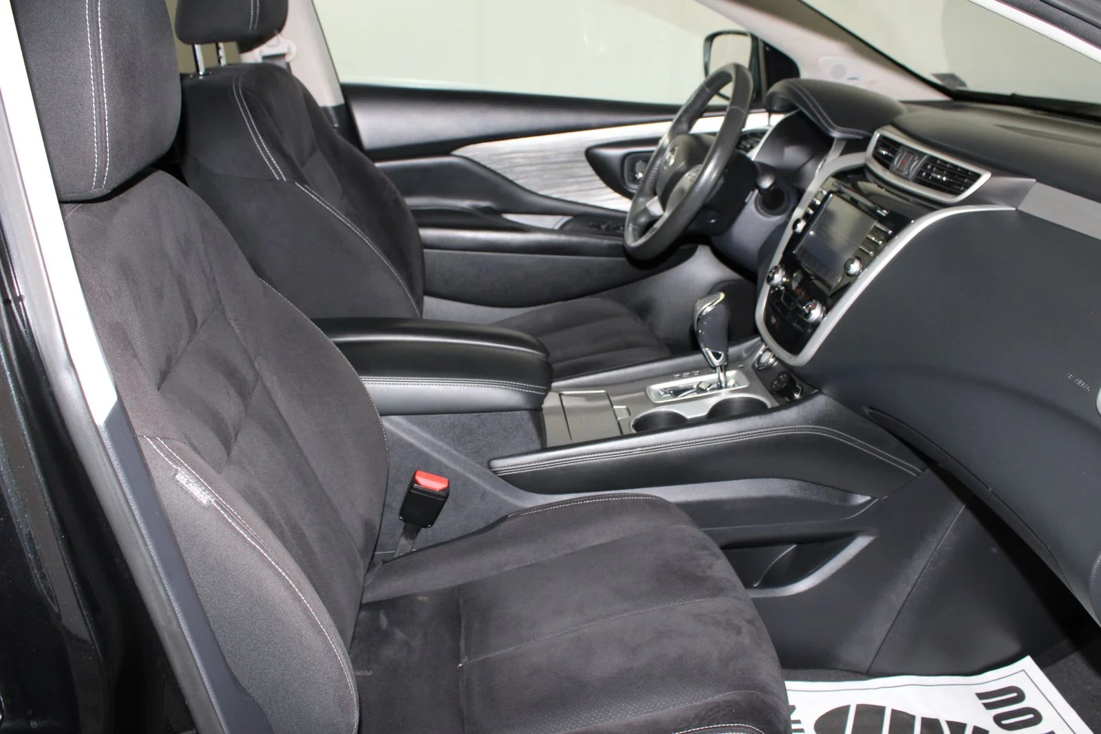 Used 2016 Black Nissan SV image 21