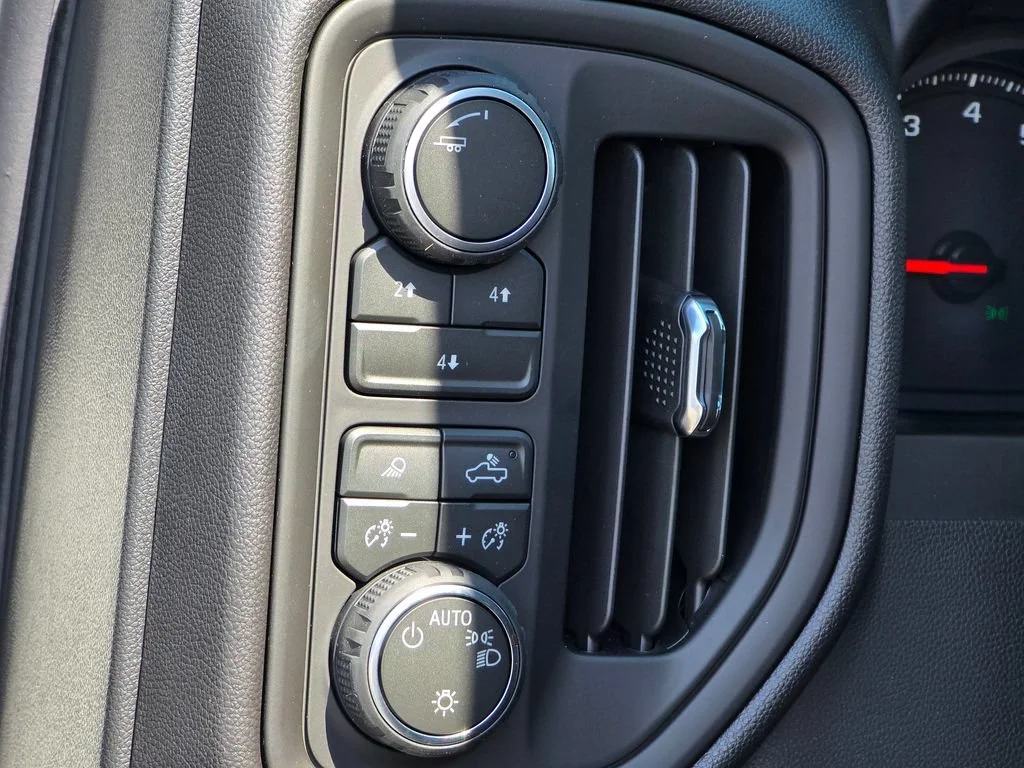 2026 Chevrolet Silverado 2500 HD Custom - Photo 33