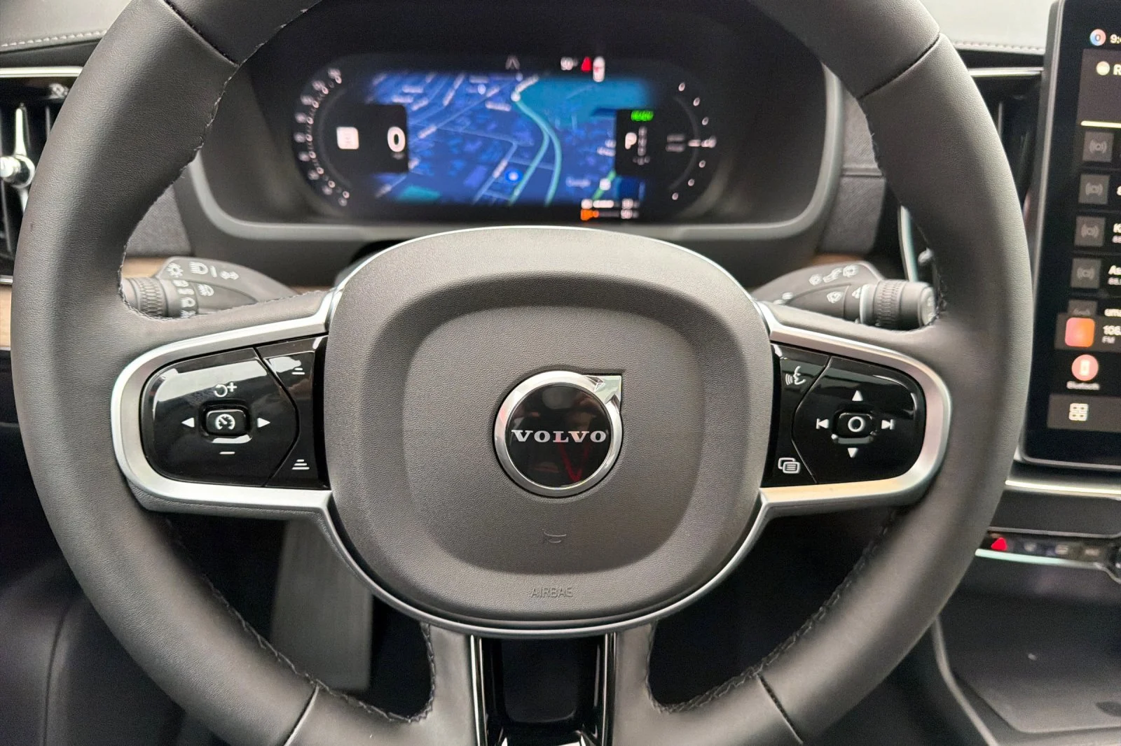 New 2026 AURORA SILVER Volvo Plus image 19