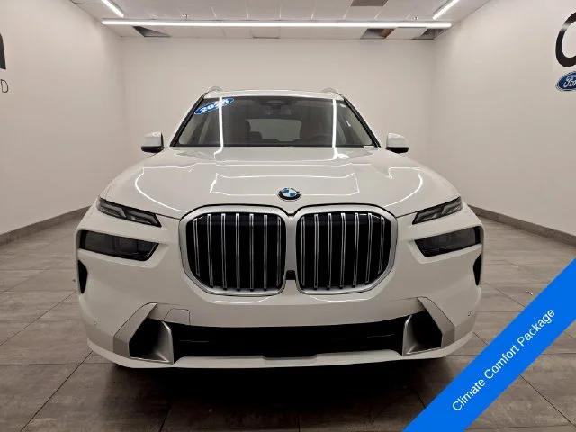 Used 2025 Alpine White BMW xDrive40i image 8