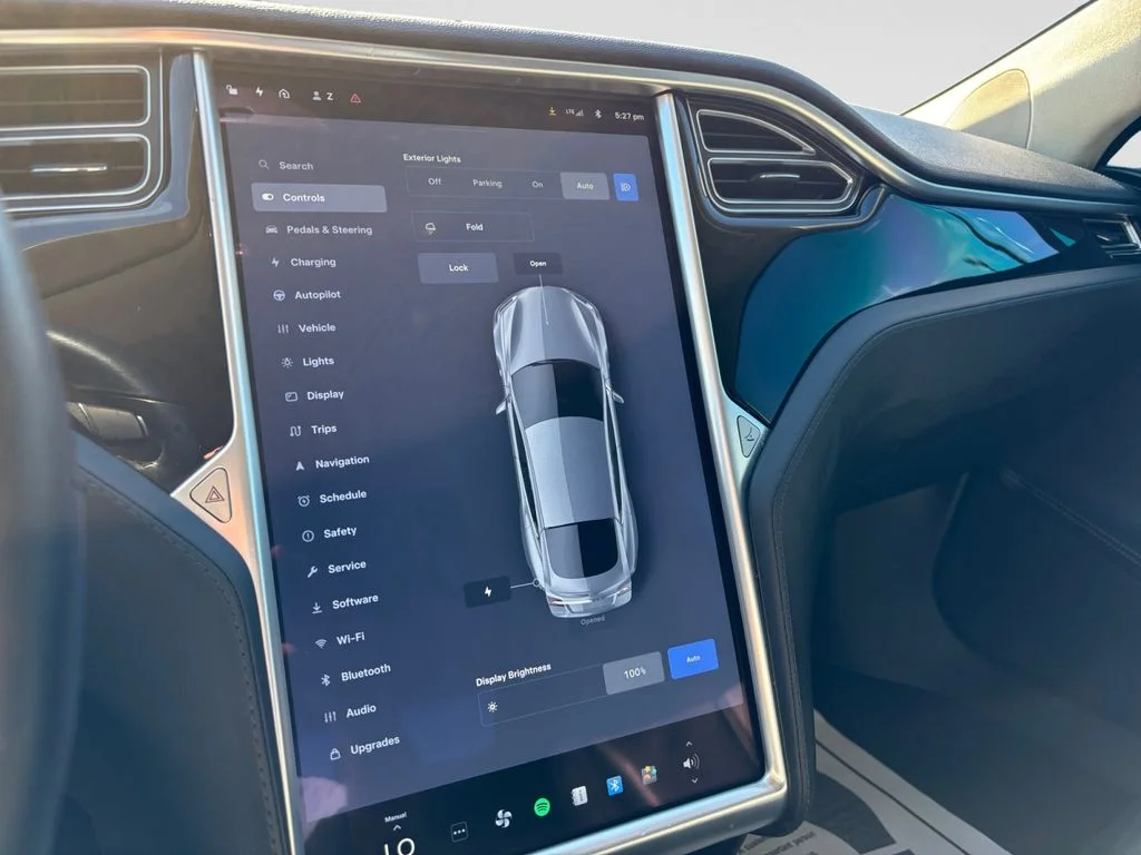 Used 2015 Gray Tesla 70D image 25