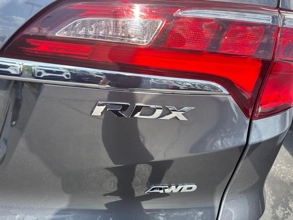 Used 2018  Acura Advance Package image 31