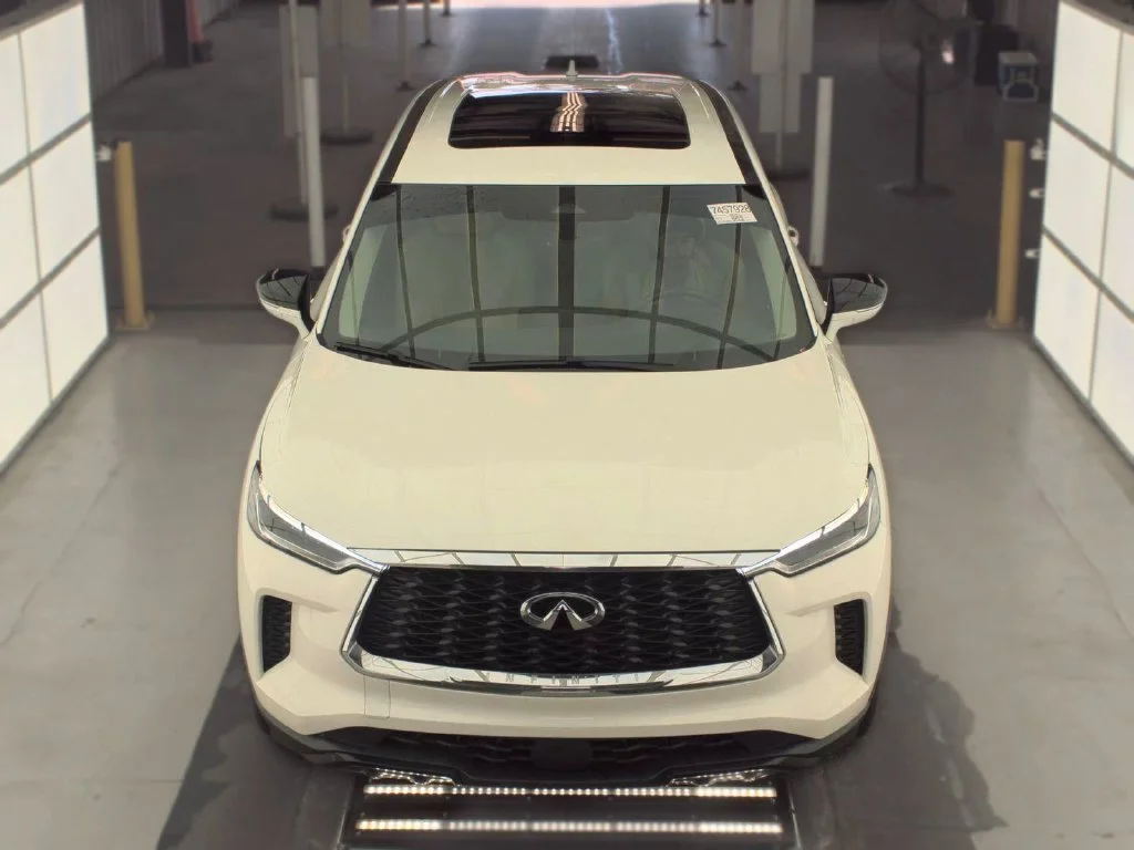 Certified Used 2024 White INFINITI PURE image 2